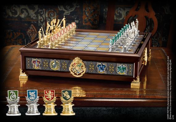 NOBLE COLLECTION Harry Potter Quidditch Chess Set