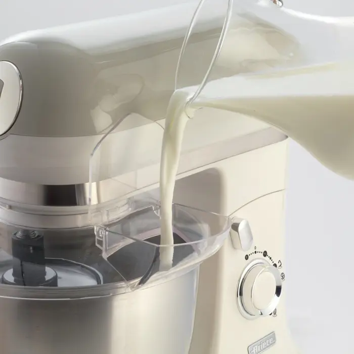 ariete-vintage-food-processor-1588-beigecream-1200-watts-78269-1588cr-w.webp