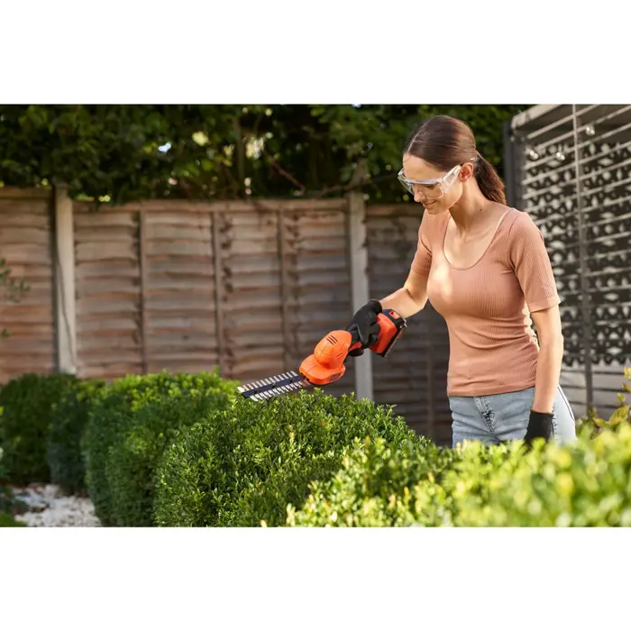black-decker-bcss18d1-qw-power-hedge-trimmer-78894-wlononwcredur.webp