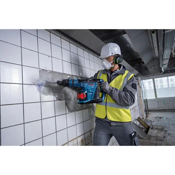 bosch-cordless-hammer-drill-biturbo-gbh-18v-40-c-professiona-18677-0611917102-w.webp