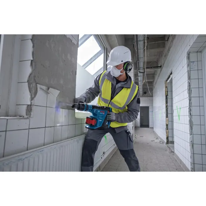 bosch-cordless-hammer-drill-biturbo-gbh-18v-40-c-professiona-23231-0611917102-w.webp