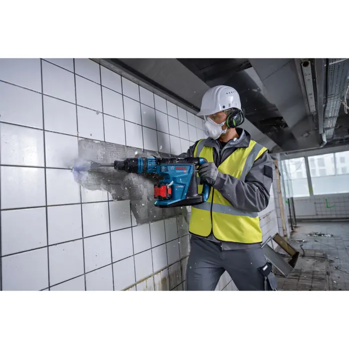 bosch-cordless-hammer-drill-biturbo-gbh-18v-40-c-professiona-94033-0611917100-w.webp