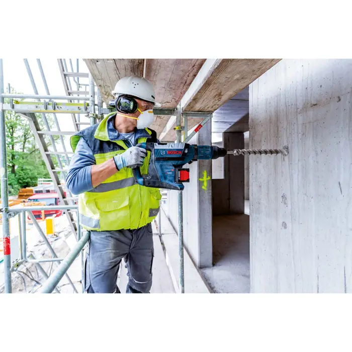 bosch-cordless-hammer-drill-biturbo-gbh-18v-45-c-professiona-79498-0611913002-w.webp