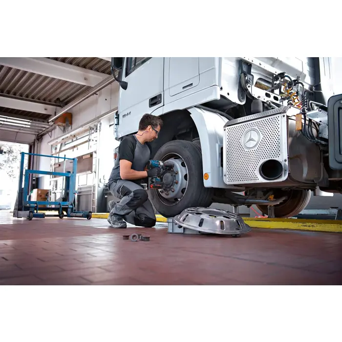 bosch-cordless-impact-wrench-biturbo-gds-18v-1000-profession-45858-06019j8303-w.webp