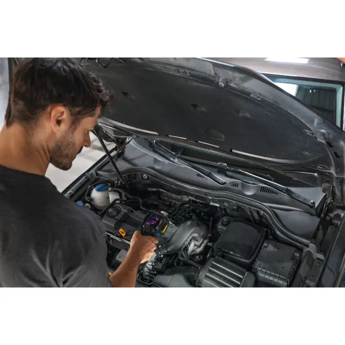 bosch-powertools-battery-powered-thermal-imaging-camera-gtc--21043-0601083901-w.webp