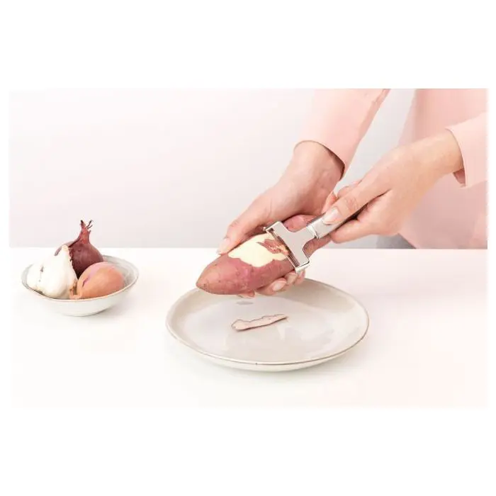 brabantia-food-y-peeler-metal-peeler-17948-e0003303.webp