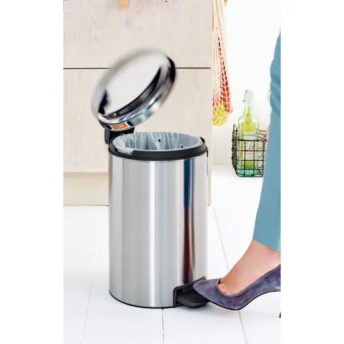 brabantia-waste-bin-12l-metal-65801-e0003111.webp