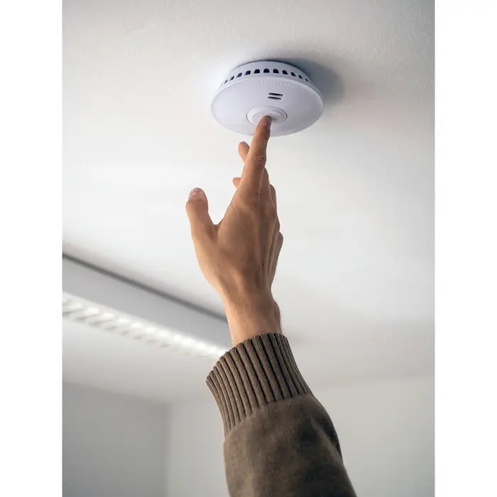 brennenstuhl-networkable-smoke-detector-rm-l-3101-white-61642-1290210-w.webp
