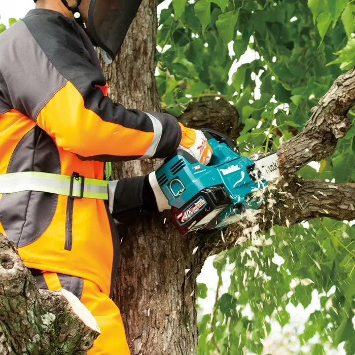 chainsaw-40v-xgt-25cm-uc003gm102-makita-25488-wlononwcrfron.webp