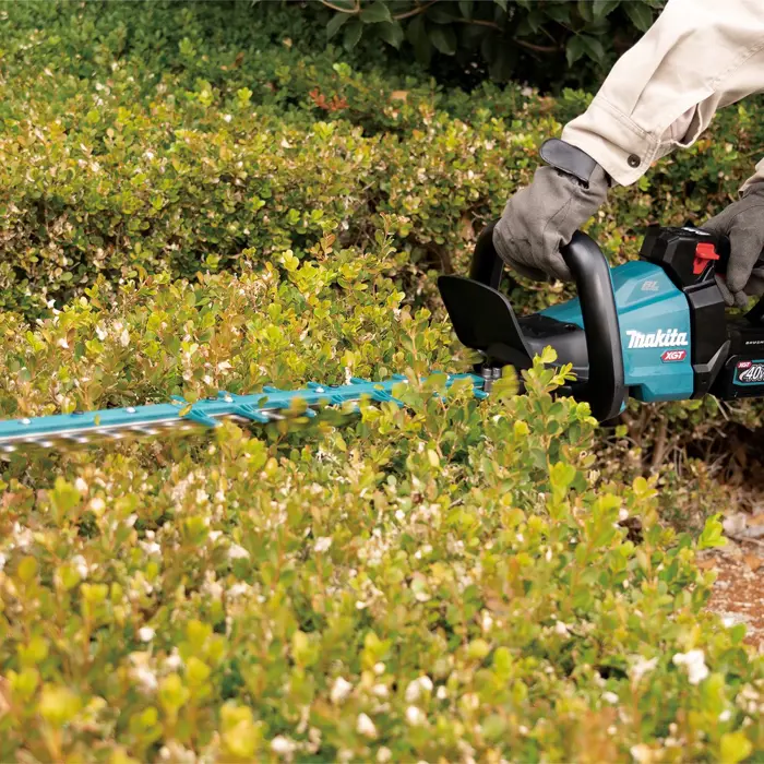 chainsaw-40v-xgt-35cm-uc004gz01-makita-93622-wlononwcrfra1.webp