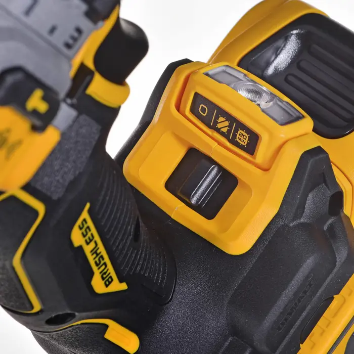 dcd805dcf850-2x50ah-18v-combo-set-dewalt-97419-wlononwcrbm48.webp