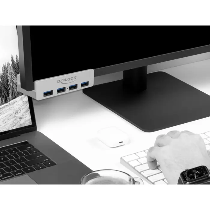 delock-external-usb-30-4-port-hub-with-locking-screw-usb-hub-57489-64046-w.webp