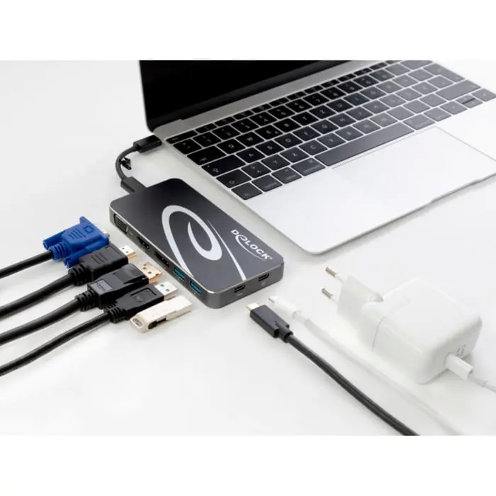 delock-usb-type-c-32-docking-station-black-4k-hdmi-dp-vga-us-80389-87773-w.webp