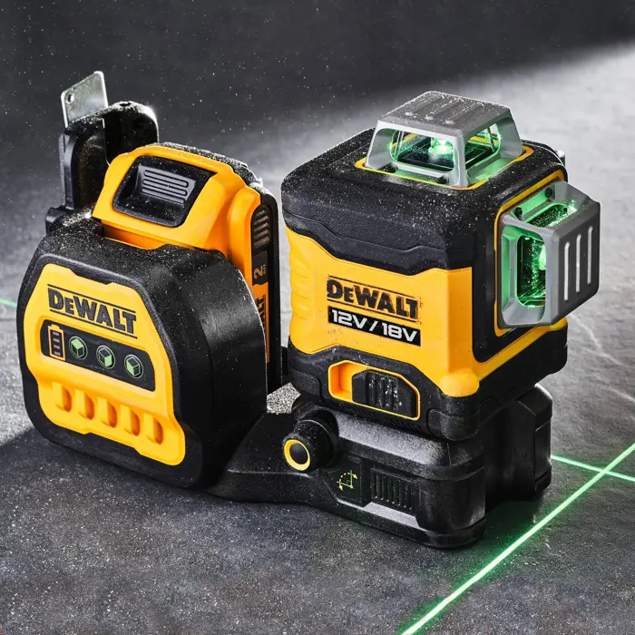 dewalt-battery-powered-multi-line-laser-3x360-dce089d1g18-qw-33568-dce089d1g18-qw-w.webp