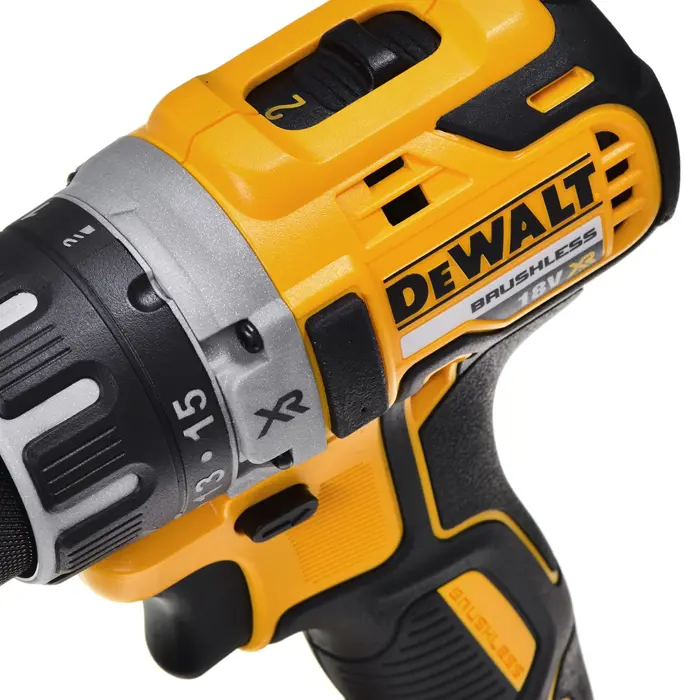 dewalt-dcd791d2-qw-drill-keyless-blackyellow-15-kg-29672-nakdewwwk0004.webp