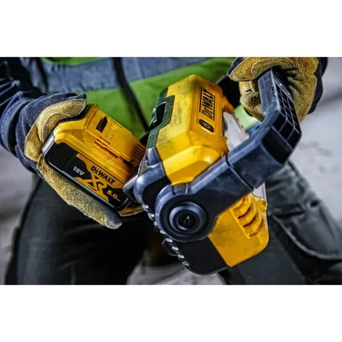 dewalt-dcl077-xj-work-light-black-yellow-79326-nakdewlpr0001.webp