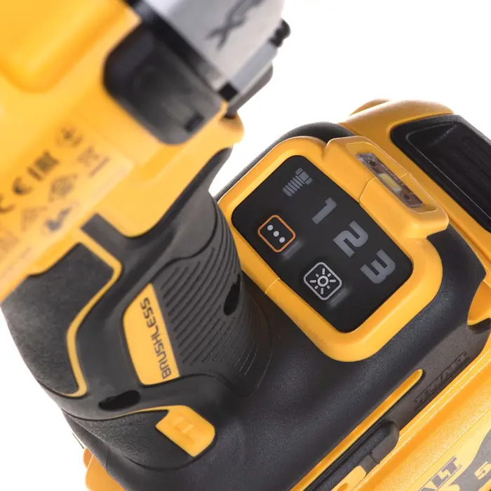 dewalt-klucz-udarowy-12-18v-812nm-2x50ah-4-biegi-tstak-zapad-53114-wlononwcraijn.webp