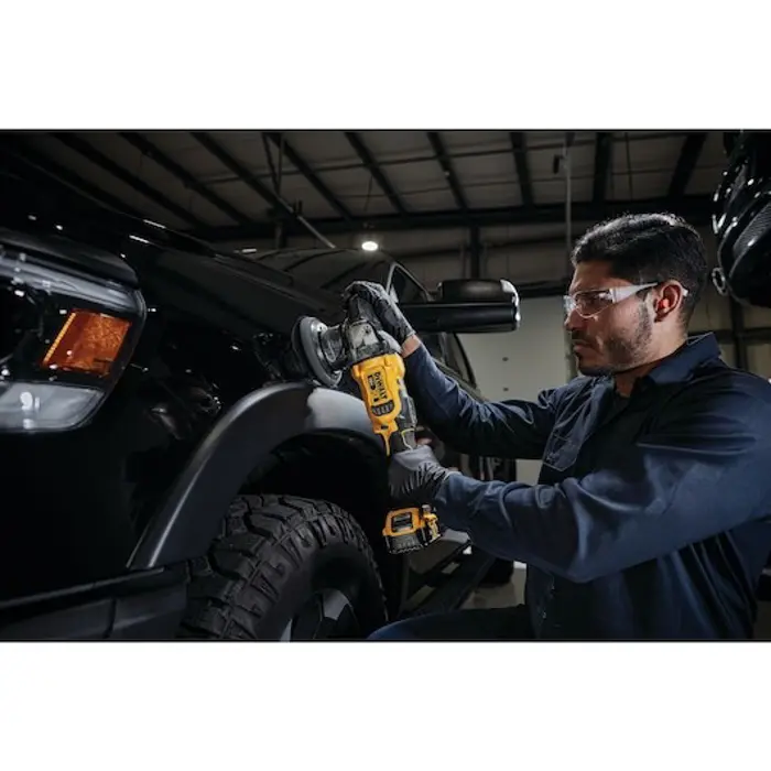 dewalt-polerka-18v-xr-2x50ah-dcm848p2-38487-wlononwcr0652.webp