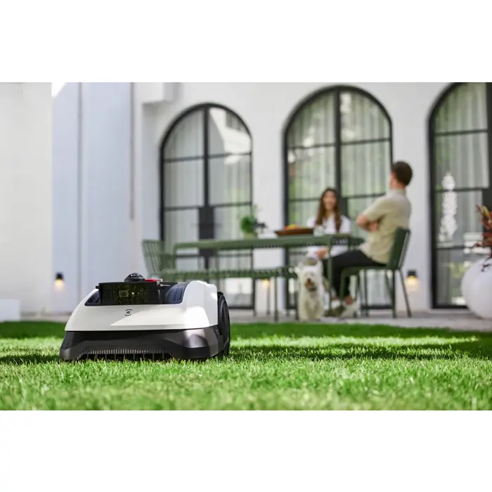 ecovacs-goat-o500-panorama-robotic-lawn-mower-battery-black--98953-nakecorko0001.webp