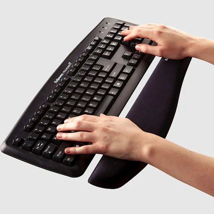 fellowes-plushtouch-keyboard-wrist-rest-black-39217-e0005122.webp