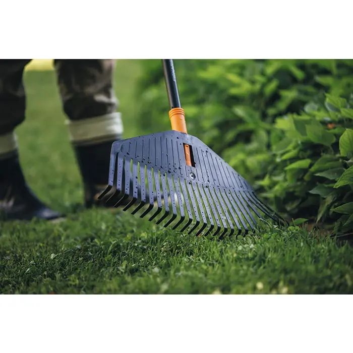 fiskars-solid-handle-blackorange-27543-1014913-w.webp