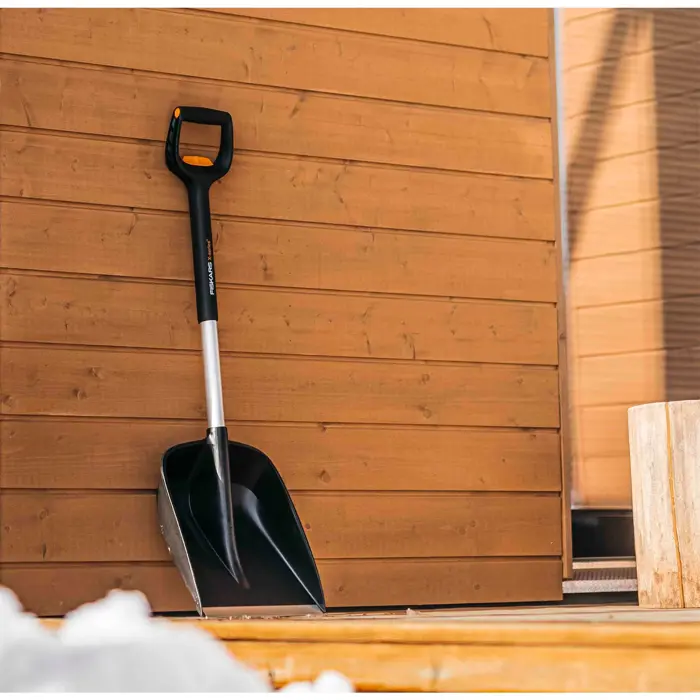 fiskars-x-series-telescopic-car-snow-shovel-blackorange-72975-1057393-w.webp