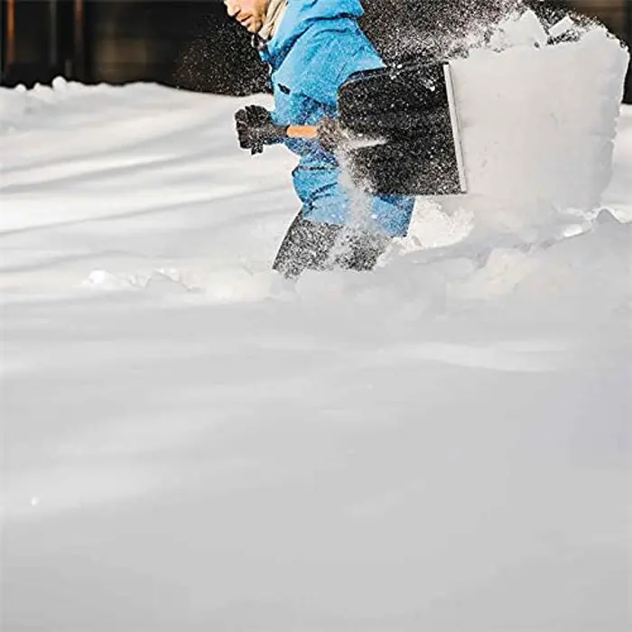fiskars-x-series-telescopic-snow-shovel-1057188-82005-1057188-w.webp