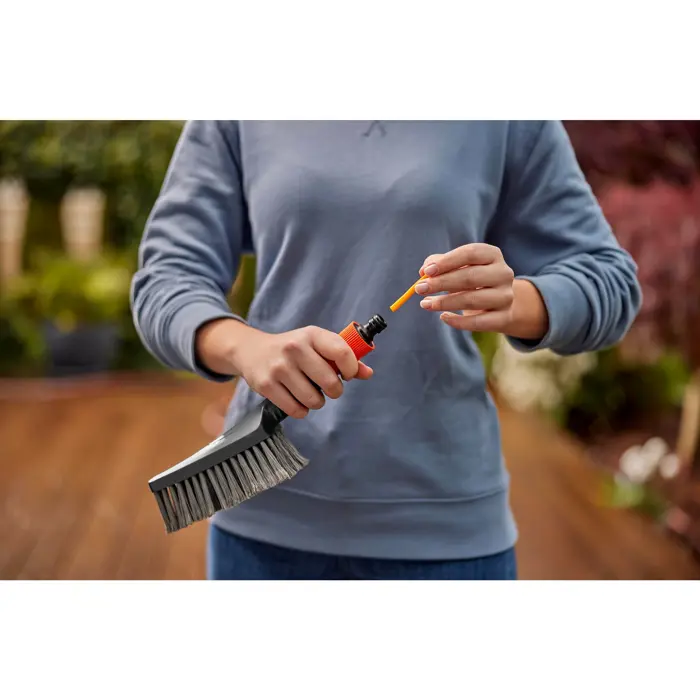 gardena-cleansystem-basic-equipment-with-hand-brush-s-soft-w-70139-18862-20-w.webp
