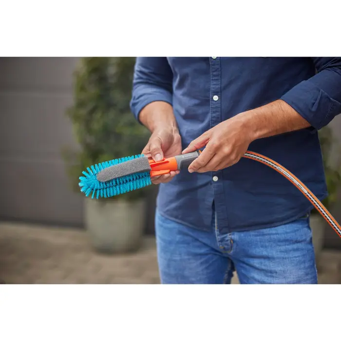 gardena-cleansystem-bicycle-brush-washing-brush-greyturquois-22855-18848-20-w.webp