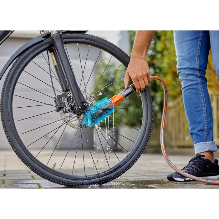 gardena-cleansystem-bicycle-brush-washing-brush-greyturquois-3715-18848-20-w.webp