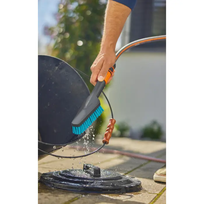 gardena-cleansystem-hand-brush-s-hard-washing-brush-greyturq-10097-18844-20-w.webp