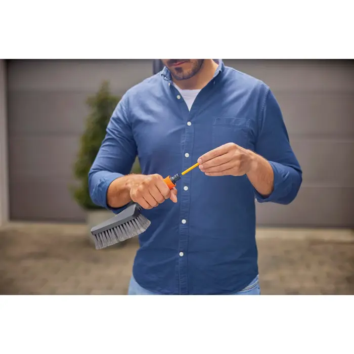gardena-cleansystem-washing-set-with-hand-brush-m-soft-washi-73353-18863-20-w.webp