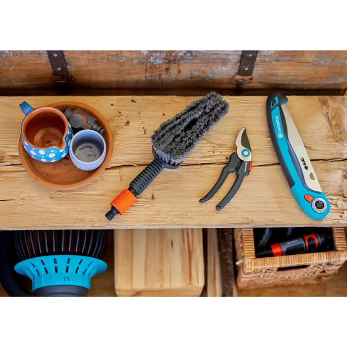 gardena-cleansystem-washing-set-with-hand-brush-m-soft-washi-92338-18863-20-w.webp