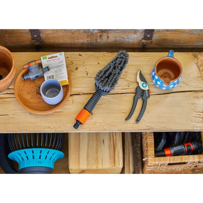 gardena-cleansystem-washing-set-with-hand-brush-s-soft-washi-76595-18860-20-w.webp