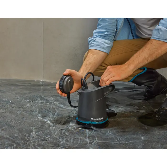 gardena-clear-water-submersible-pump-20000-basic-submersible-41255-09016-47-w.webp