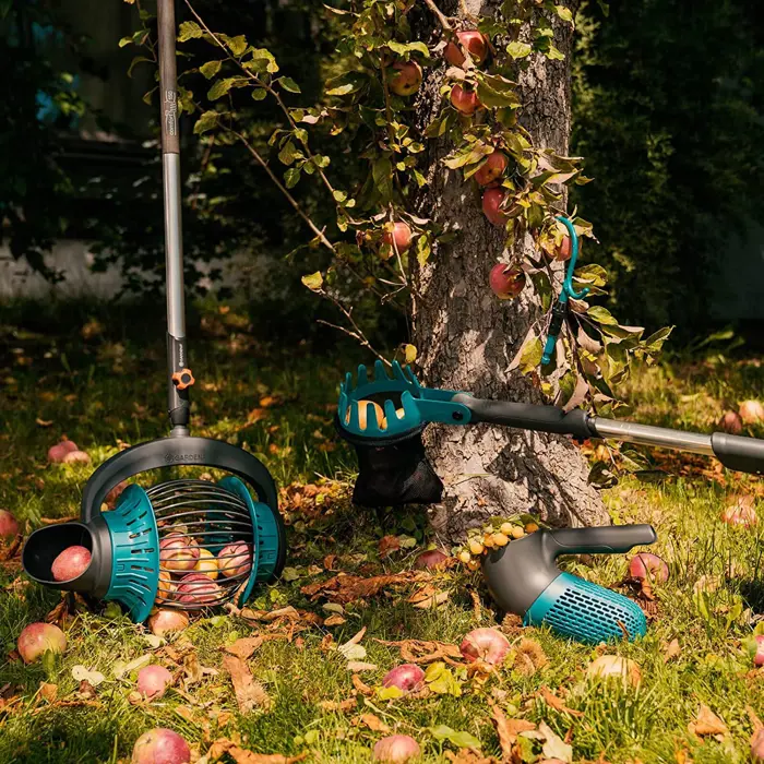gardena-combisystem-berry-collector-fruit-picker-blackturquo-1523-17400-20-w.webp