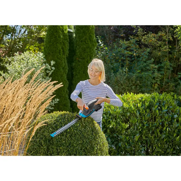 gardena-cordless-hedge-trimmer-easycut-4018v-p4a-ready-to-us-64235-14733-20-w.webp