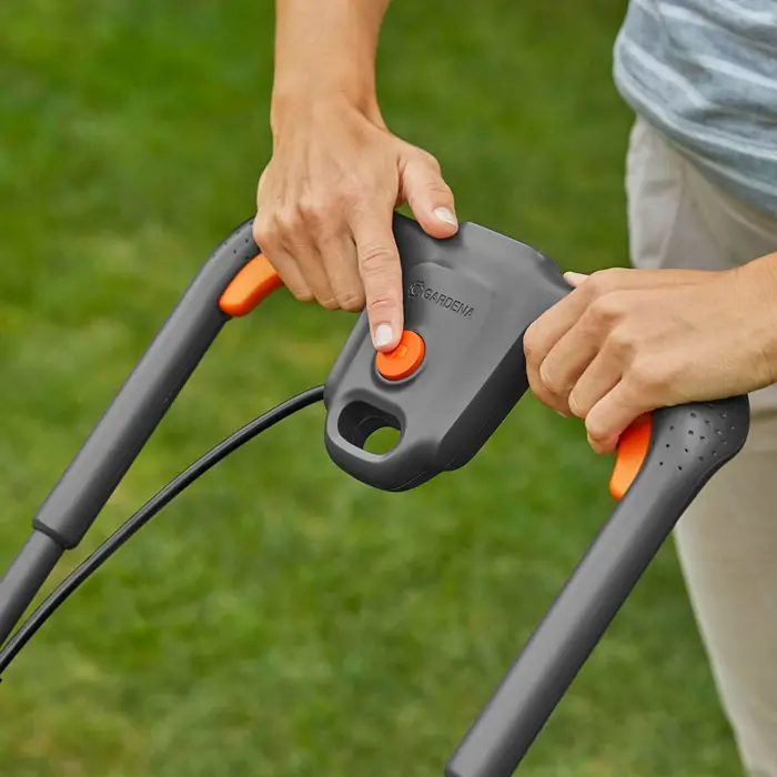 gardena-cordless-lawnmower-powermax-3218v-p4a-solo-18v-black-78117-14632-55-w.webp