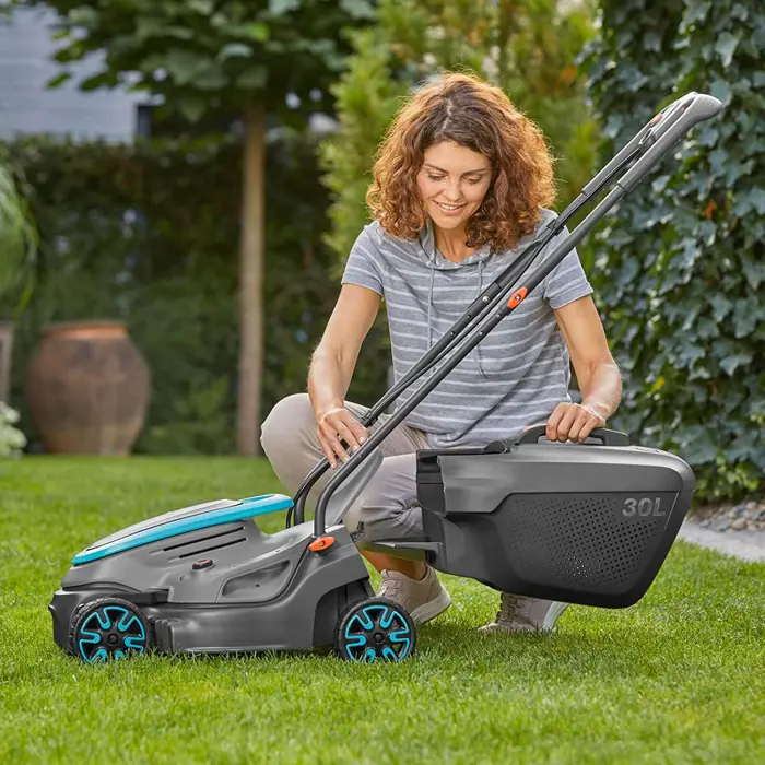 gardena-cordless-lawnmower-powermax-3218v-p4a-solo-18v-black-81385-14632-55-w.webp
