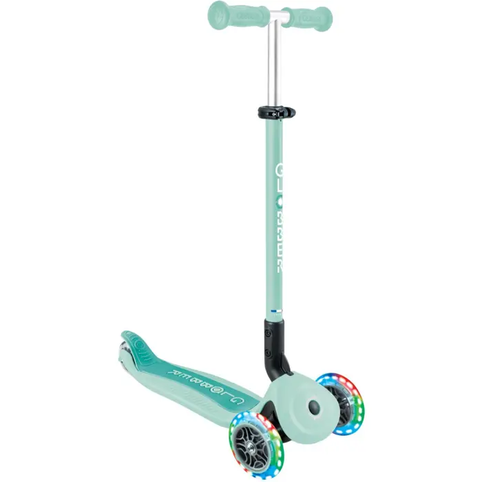 globber-go-up-active-lights-greenmint-82228-744-206-w.webp