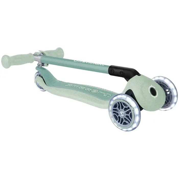 globber-primo-foldable-plus-lights-eco-light-green-48349-696-505-w.webp