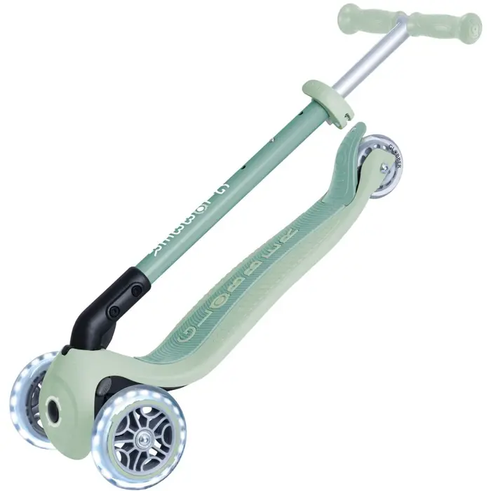 globber-primo-foldable-plus-lights-eco-light-green-51566-696-505-w.webp