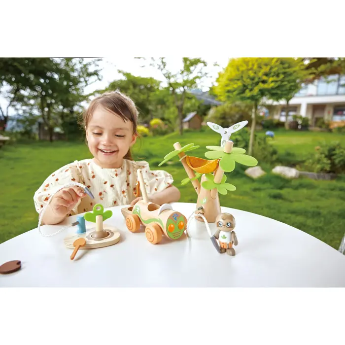 hape-trees-with-electric-car-toy-vehicle-42879-e3417-w.webp