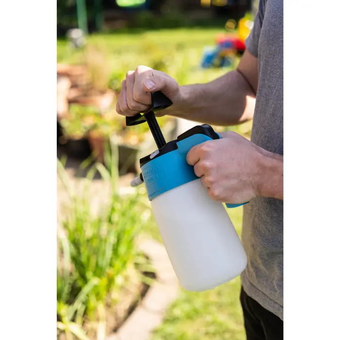 hazet-pump-spray-bottle-199n-1-57470-199n-1-w.webp