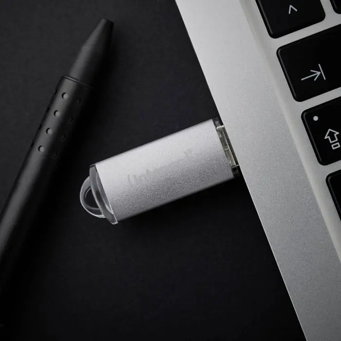 intenso-256gb-jet-line-usb-32-70mbs-memory-stick-grey-85157-e0006743.webp