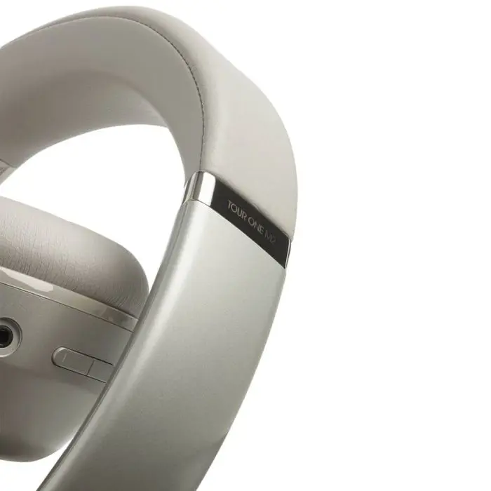 jbl-tour-one-m2-bluetooth-wireless-headphones-champagne-10945-e0007411.webp