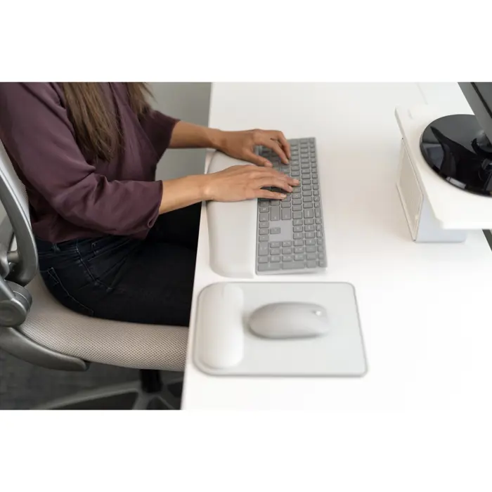kensington-ergosoft-mouse-pad-with-wrist-rest-for-standard-m-71595-k50437eu-w.webp