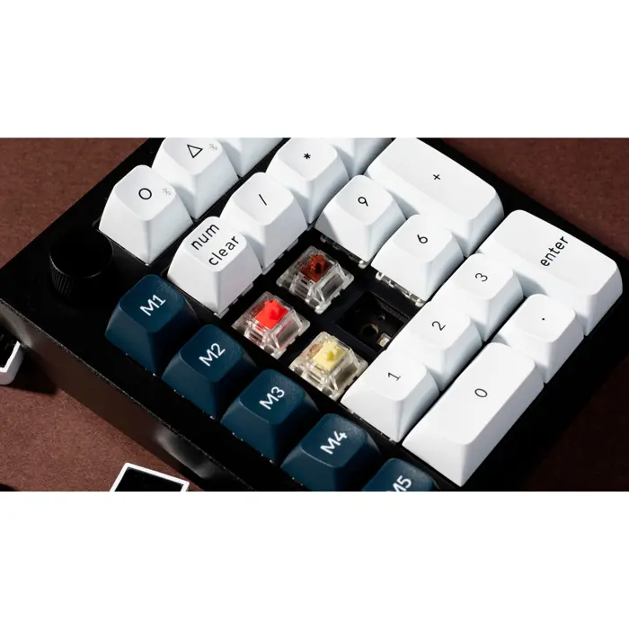 keychron-q0-max-numeric-keypad-blackwhite-gateron-jupiter-re-62357-q0m-m1-w.webp