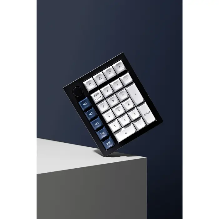 keychron-q0-max-numeric-keypad-blackwhite-gateron-jupiter-re-63029-q0m-m1-w.webp