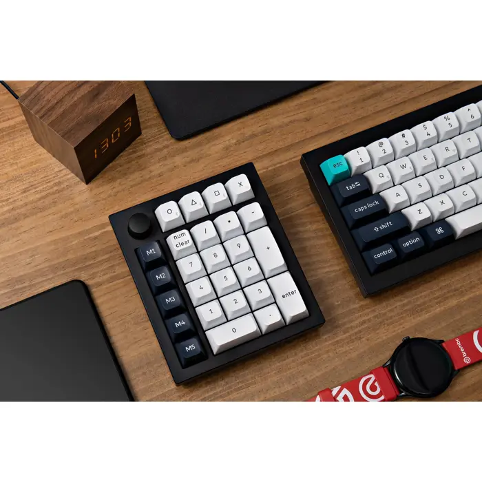 keychron-q0-max-numeric-keypad-blackwhite-gateron-jupiter-re-65349-q0m-m1-w.webp